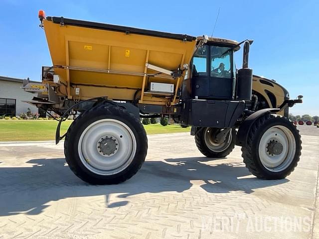 Image of RoGator RG1100 equipment image 4