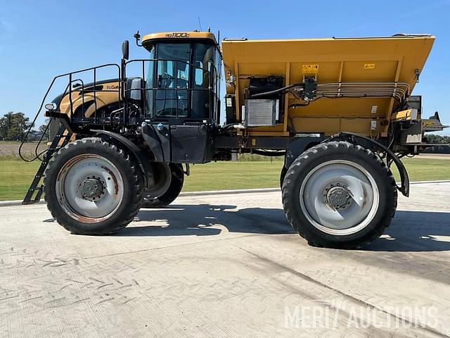 Image of RoGator RG1100 equipment image 2