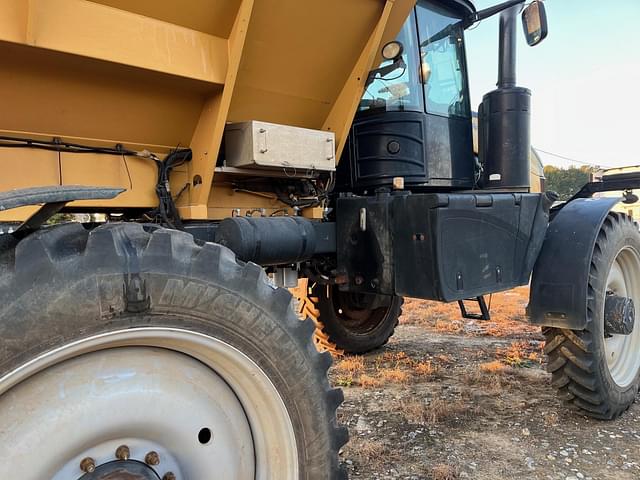 Image of RoGator RG1100C equipment image 4