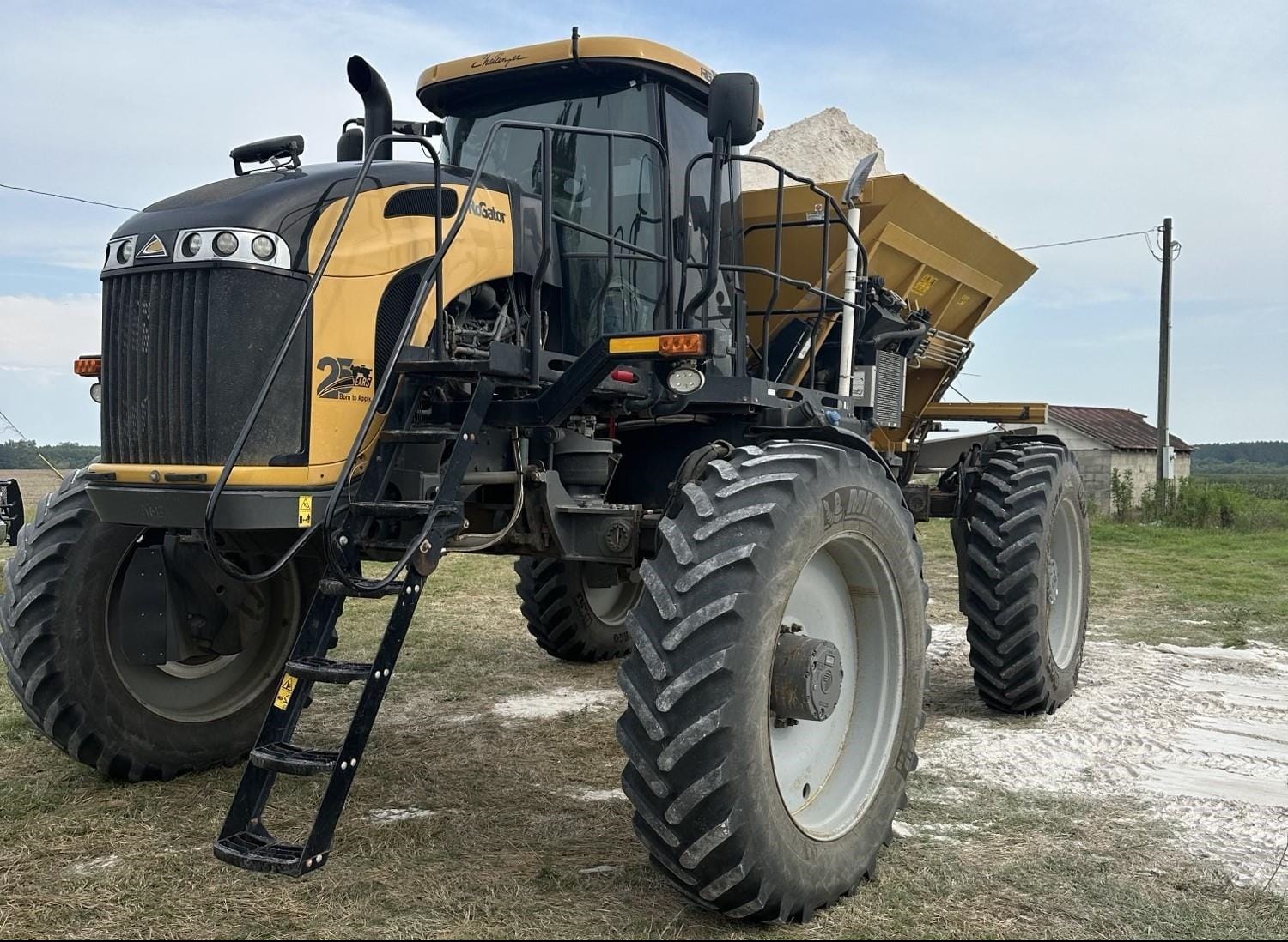 2018 RoGator RG1100C Equipment Image0