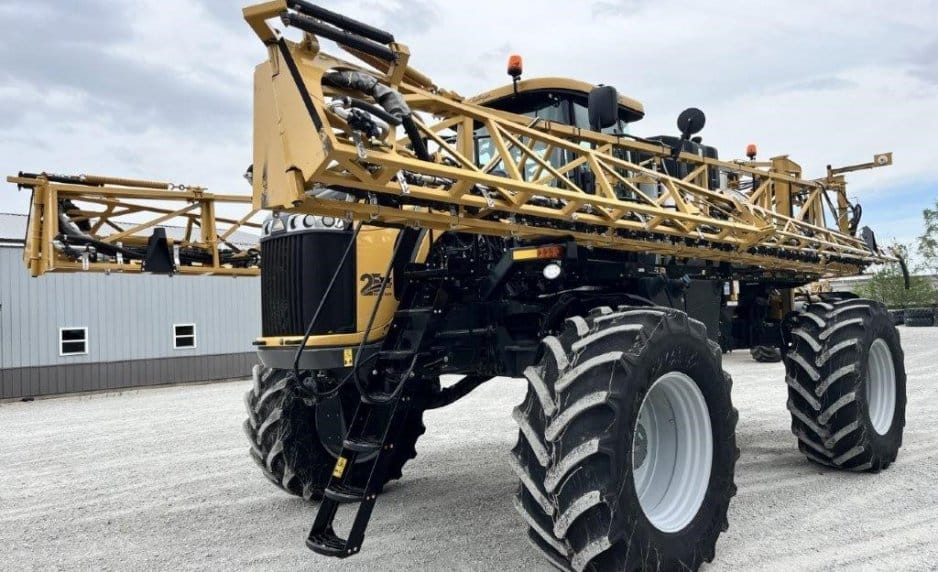 2018 RoGator RG1100C Equipment Image0