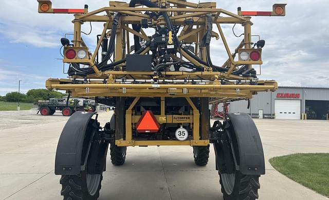 Image of RoGator RG1100C equipment image 4