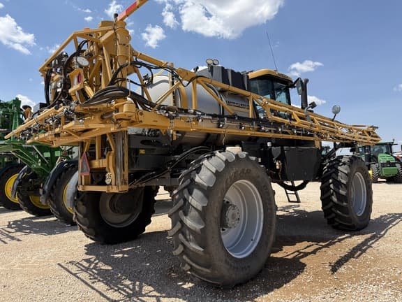 Image of RoGator RG1100C equipment image 3
