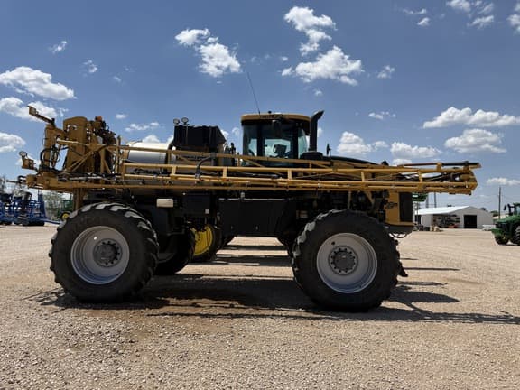 Image of RoGator RG1100C equipment image 4