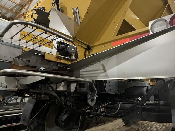 Image of RoGator RG1100C equipment image 3