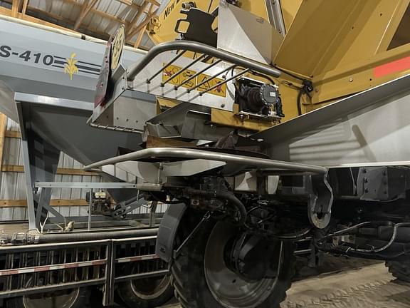 Image of RoGator RG1100C equipment image 2