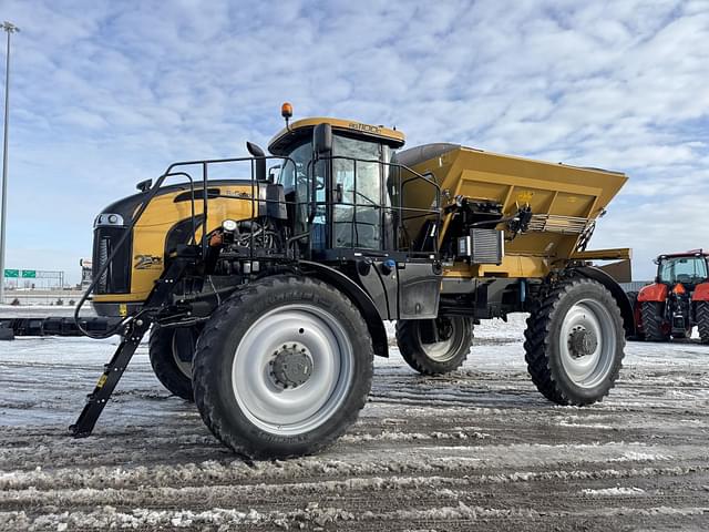 Image of RoGator RG1100C equipment image 4