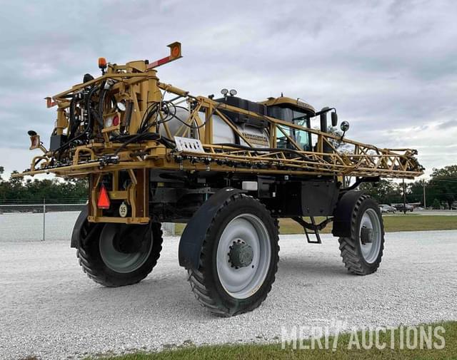 Image of RoGator RG1100C equipment image 4