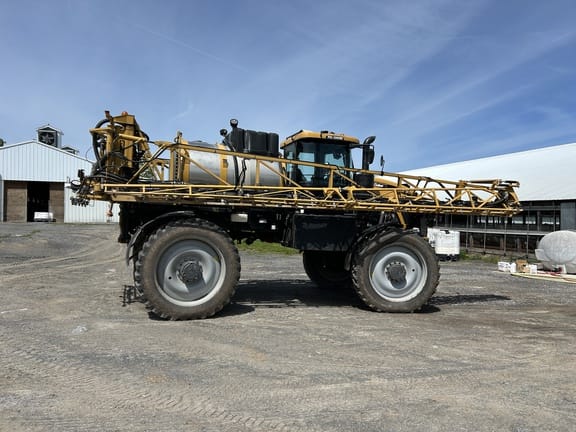 2018 RoGator RG1300B Equipment Image0