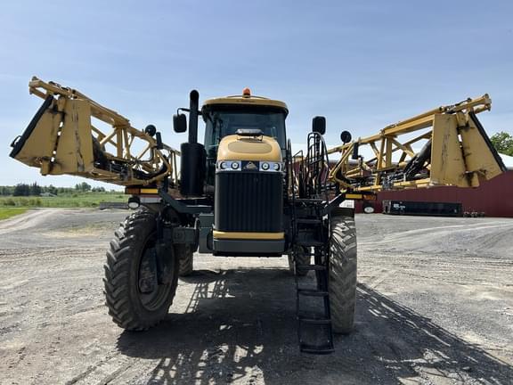 Image of RoGator RG1300B equipment image 2