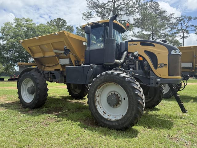 Image of RoGator RG1300C equipment image 4