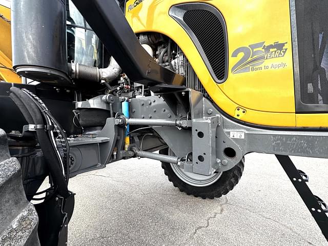 Image of RoGator RG1300C equipment image 4