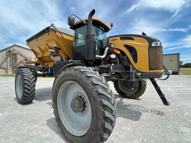 Image of RoGator RG1300C equipment image 2