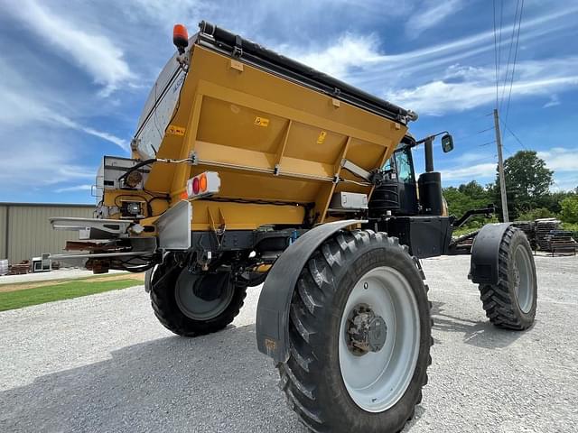 Image of RoGator RG1300C equipment image 4