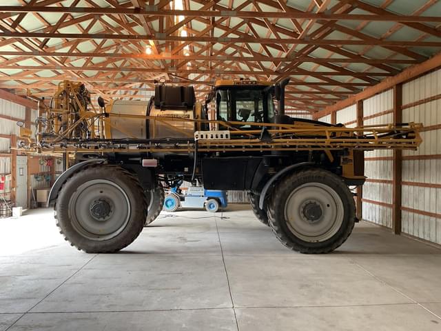 Image of RoGator RG1300C equipment image 3
