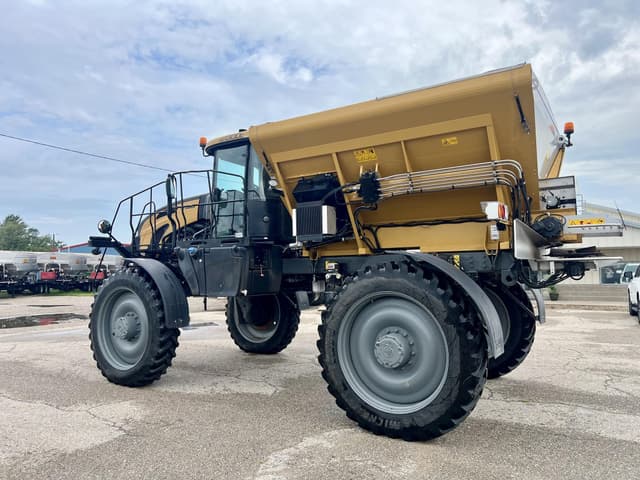 Image of RoGator RG1300C equipment image 2