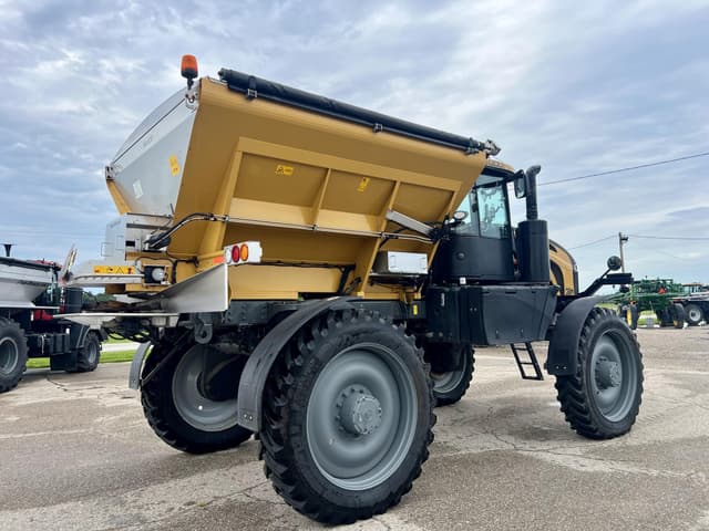 Image of RoGator RG1300C equipment image 4