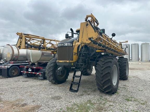 2018 RoGator RG1300C Equipment Image0