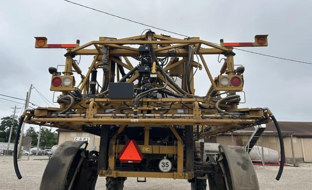 Image of RoGator RG1300C equipment image 4