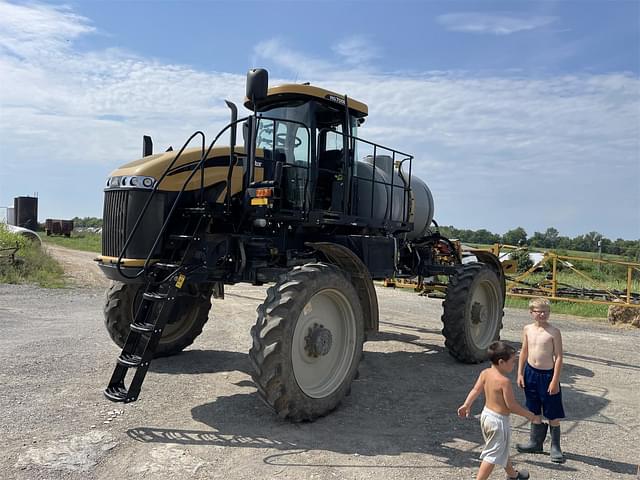 Image of RoGator RG700 equipment image 1