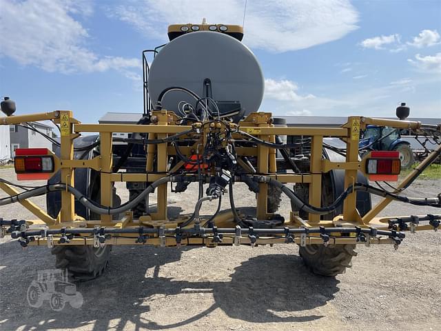 Image of RoGator RG700 equipment image 3