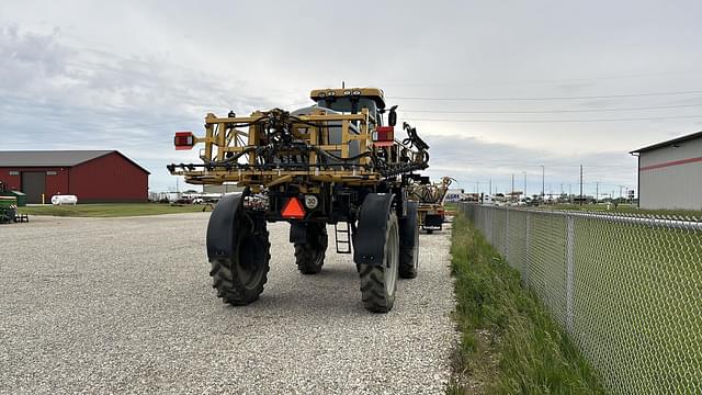 Image of RoGator RG700B equipment image 2