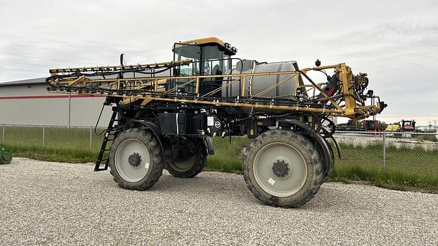 Image of RoGator RG700B equipment image 1