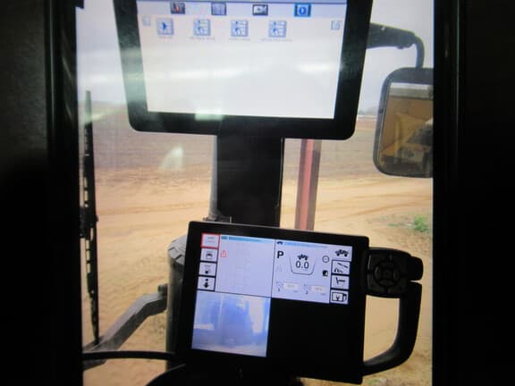 Image of RoGator RG900C - Chemical Applicators | Sprayers - Self Propelled equipment image 4