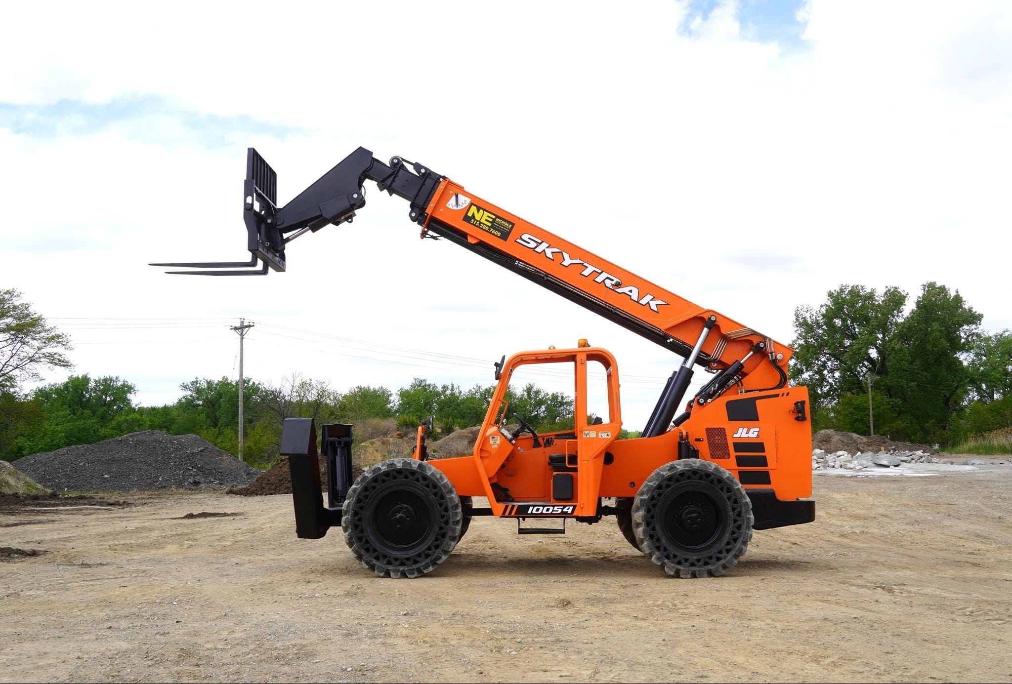 2018 Skytrak 10054 Equipment Image0