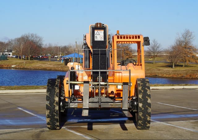 Image of Skytrak 8042 equipment image 2