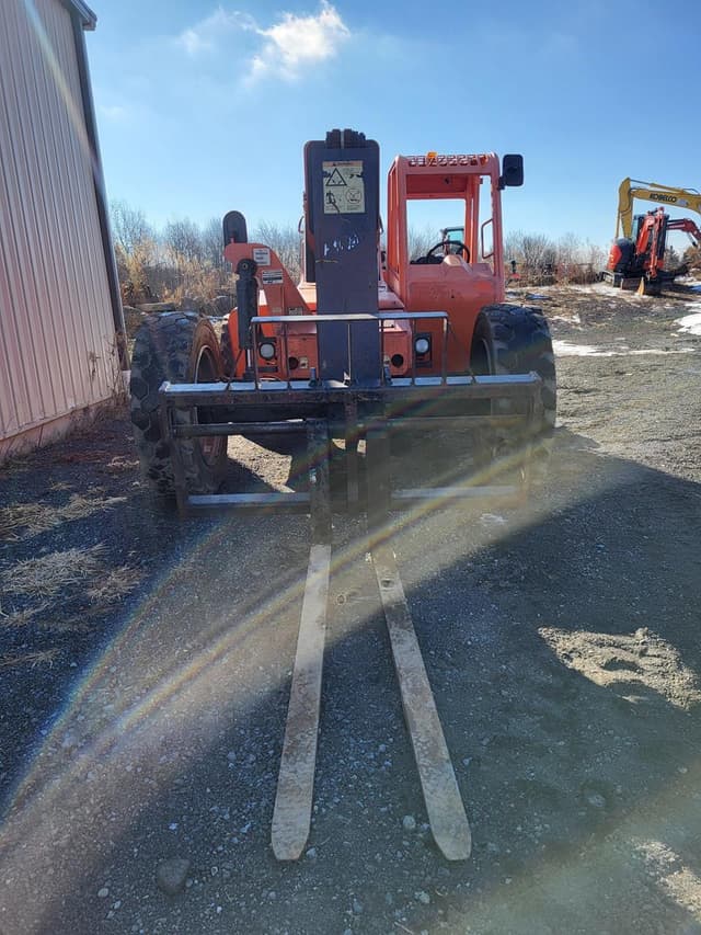 Image of Skytrak 8042 equipment image 2