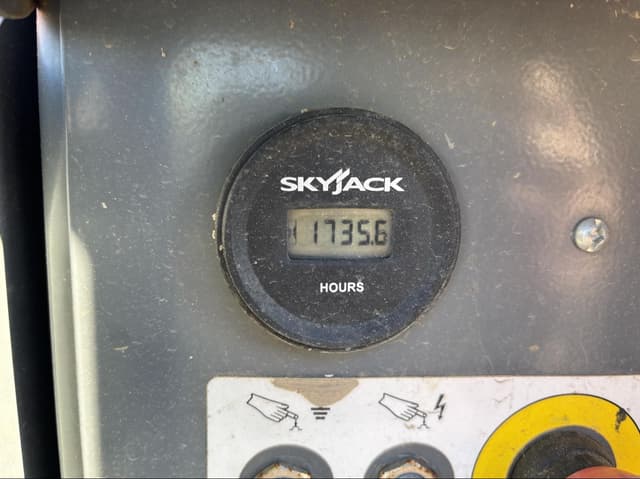 Image of Sky Jack SJ6826RT equipment image 4