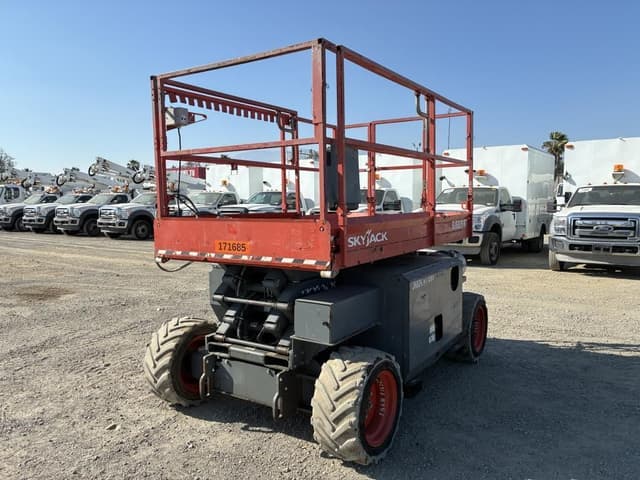 Image of Sky Jack SJ6826RT equipment image 2