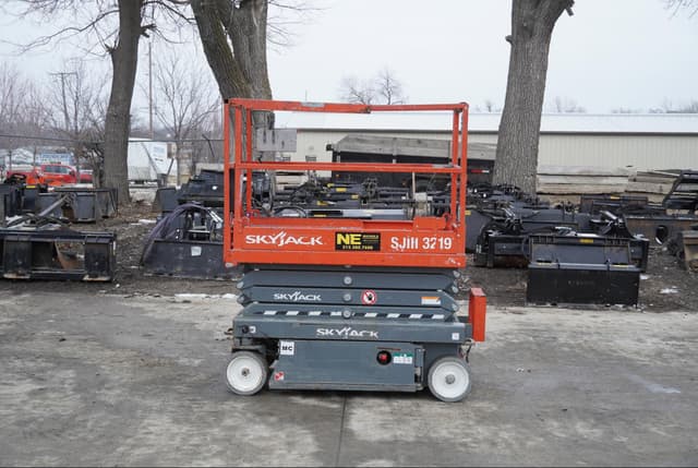 Image of Sky Jack SJIII3219 equipment image 2