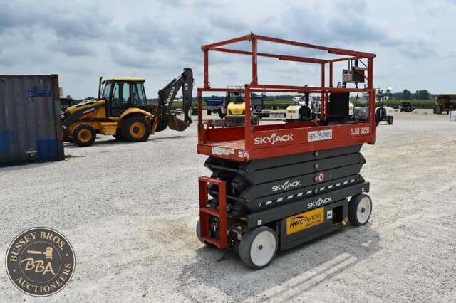 Image of Sky Jack SJIII3226 equipment image 4