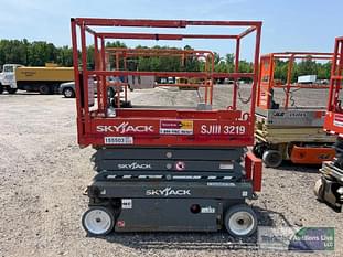 2018 Sky Jack SJIII 3219 Equipment Image0