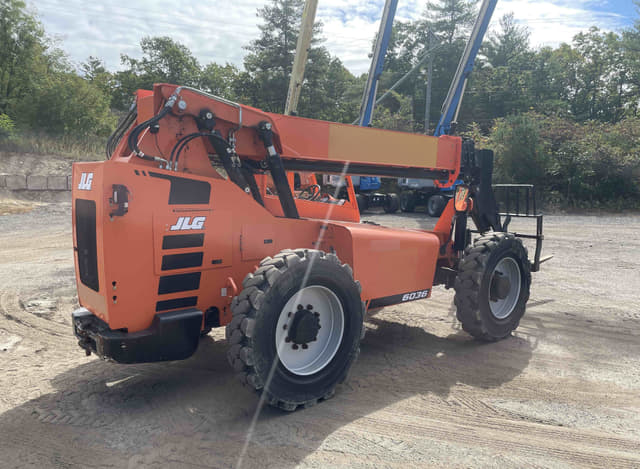 Image of Skytrak 6036 equipment image 3