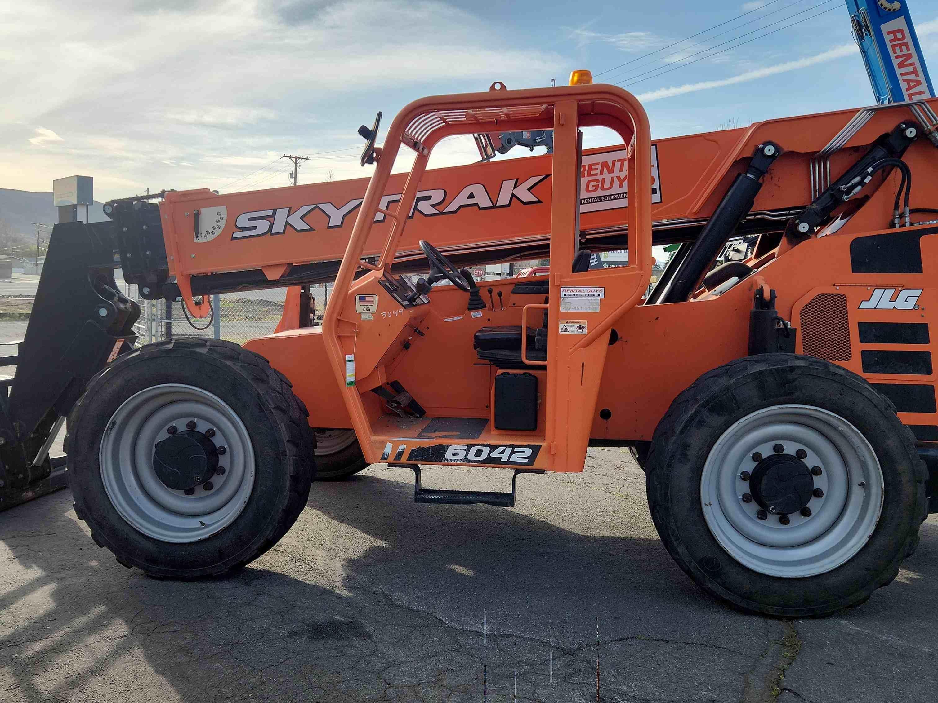 2018 Skytrak 6042 Equipment Image0