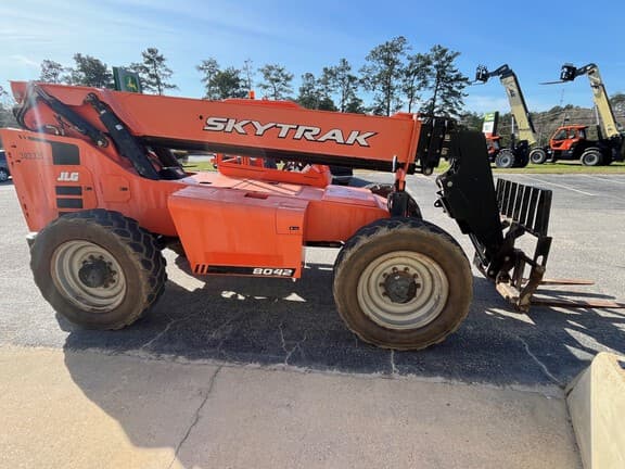 Image of Skytrak 8042 equipment image 3