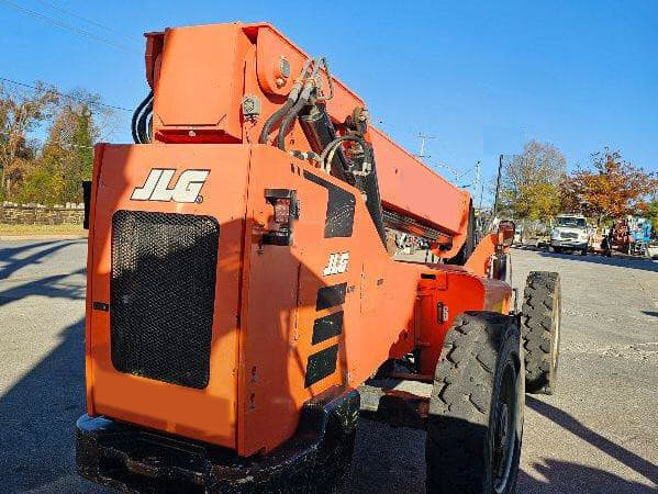 Image of Skytrak 8042 equipment image 2