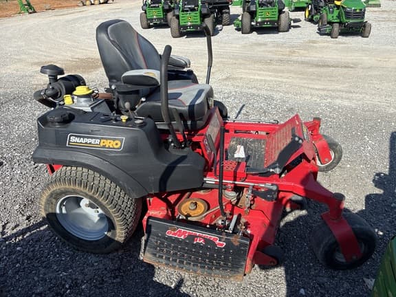 Image of Snapper Pro S200XT equipment image 2