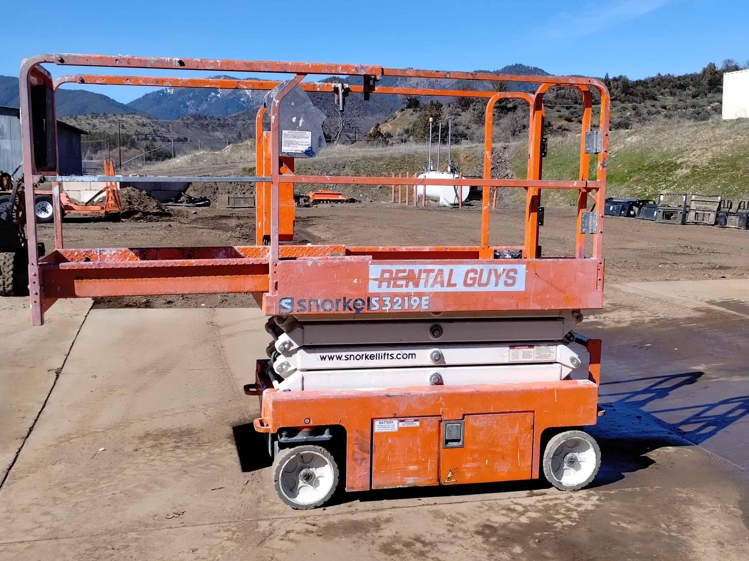 2018 Snorkel S3219E Equipment Image0