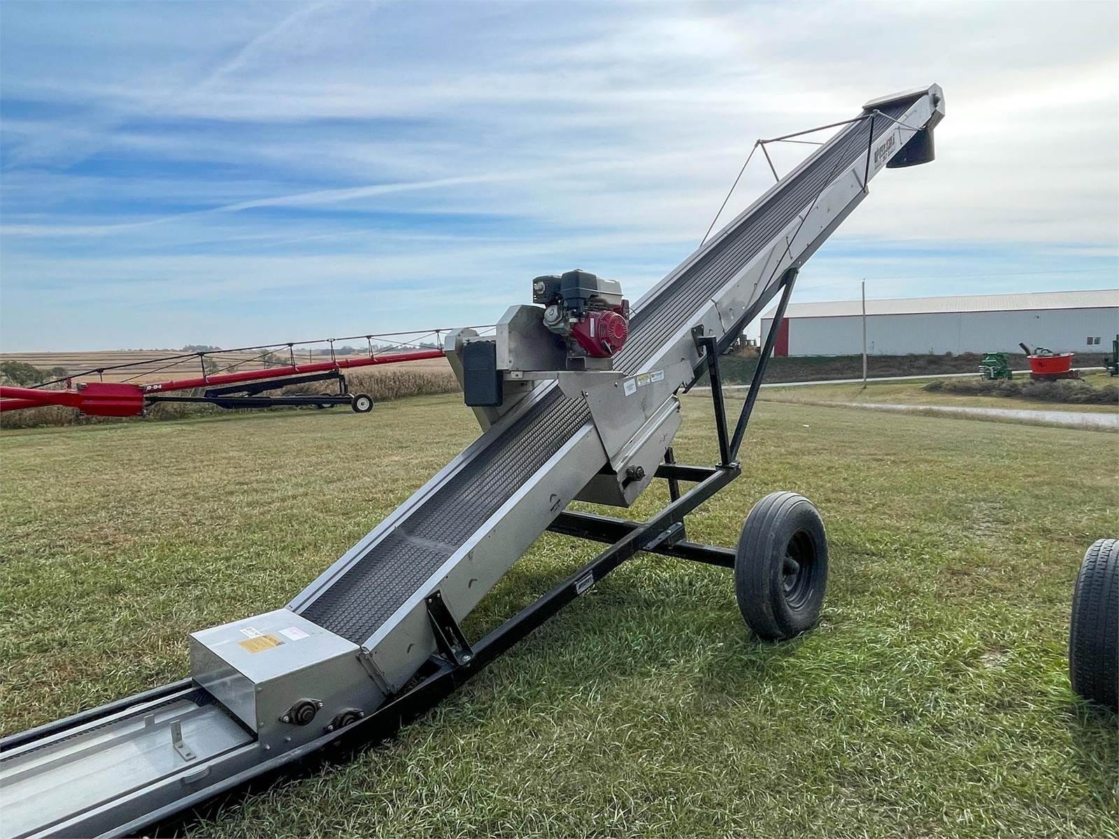 2018 Speed King 14x35 Equipment Image0