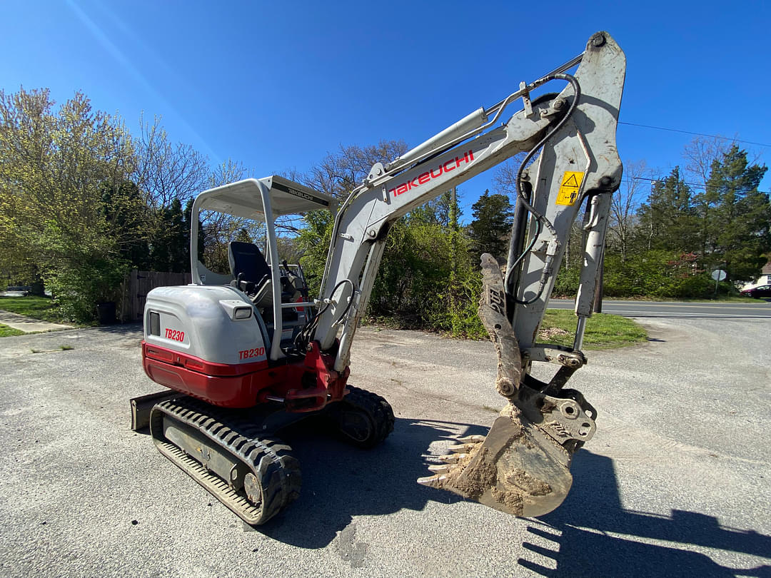 Image of Takeuchi TB230 Primary image