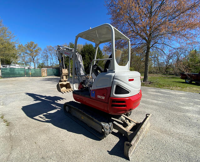 Image of Takeuchi TB230 equipment image 1