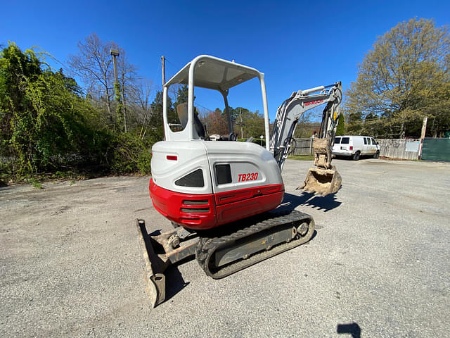 Image of Takeuchi TB230 equipment image 2