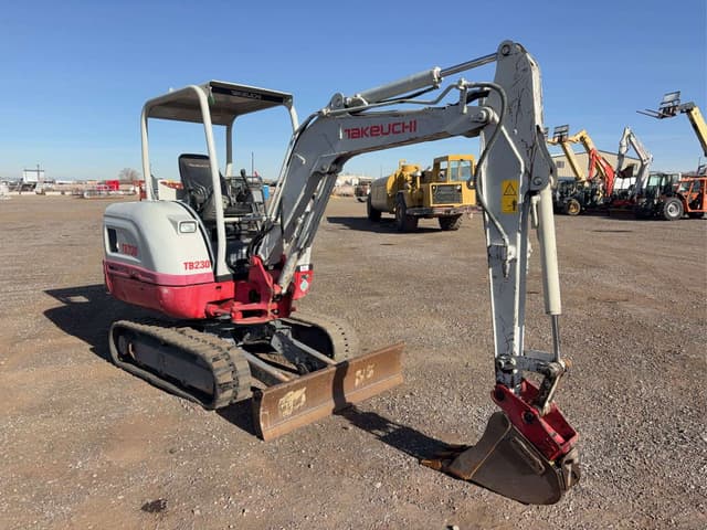 Image of Takeuchi TB230 equipment image 3