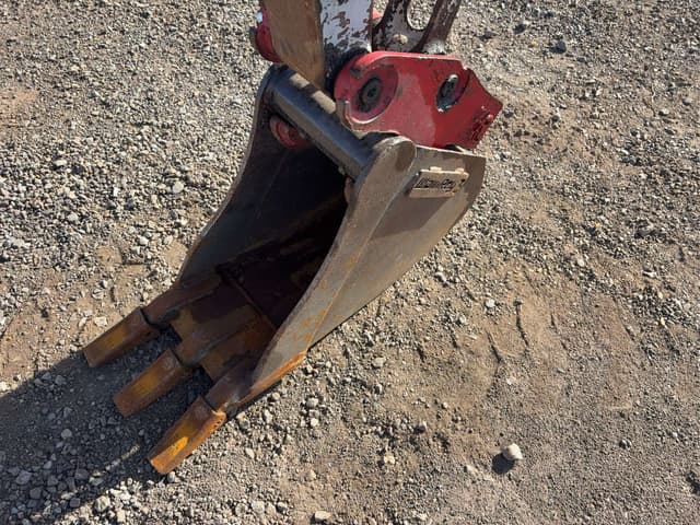 Image of Takeuchi TB230 equipment image 4