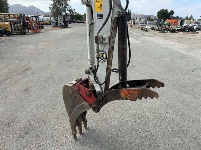 Image of Takeuchi TB235-2 equipment image 4