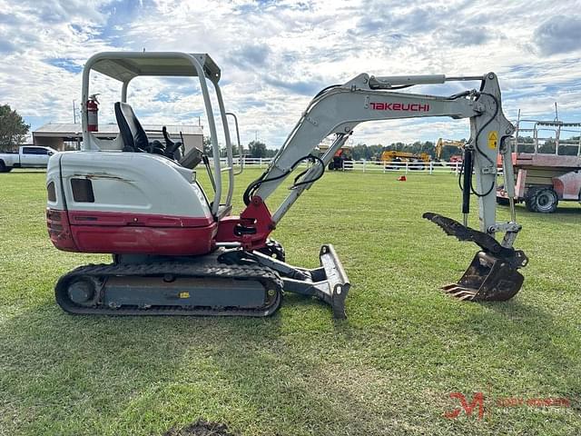 Image of Takeuchi TB235-2 equipment image 4